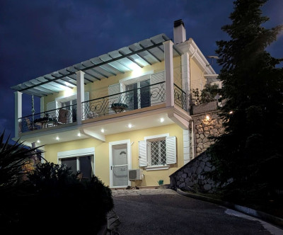 ApolpainaLagoonViewHome01.jpg